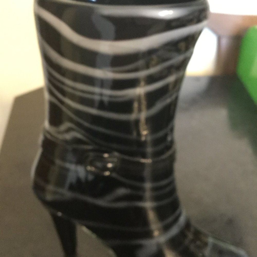 Elegant Black and White Striped Vase